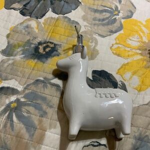 Ceramic soap dispenser